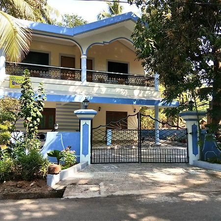 Shirley'S Guest House Маджорда Екстериор снимка