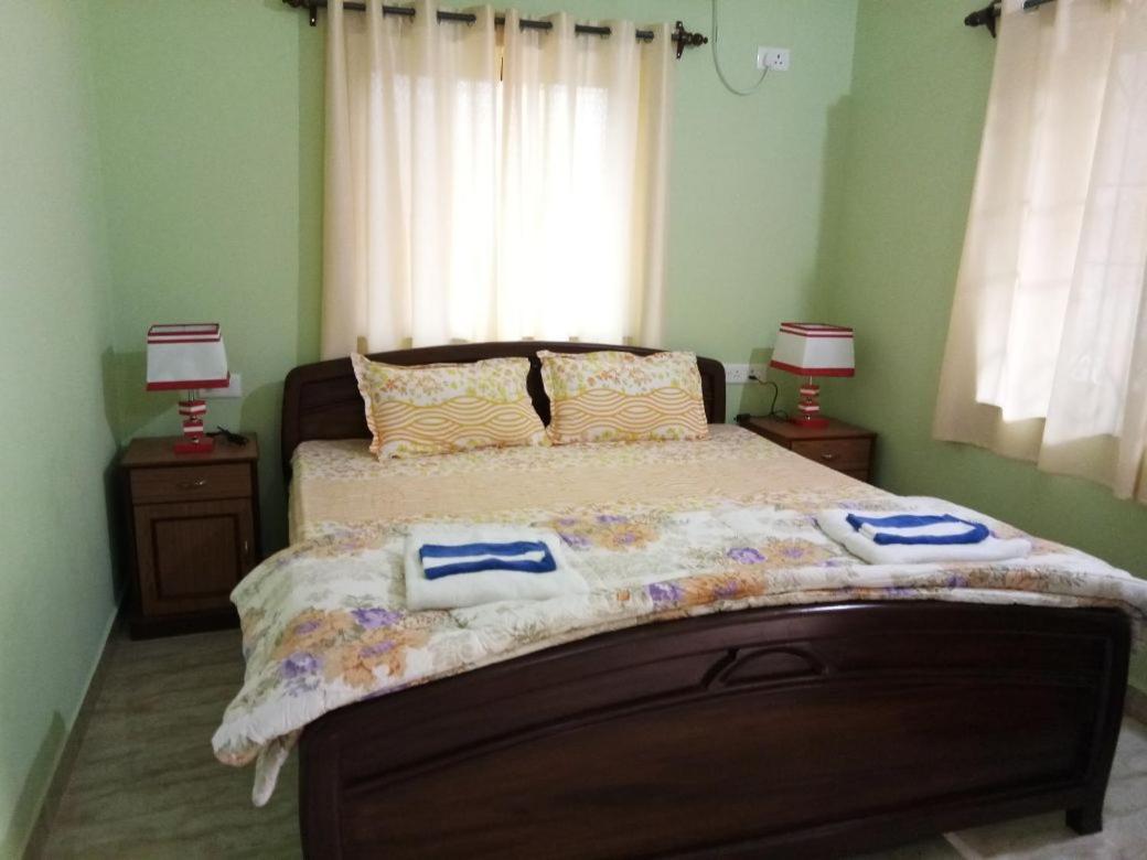 Shirley'S Guest House Маджорда Екстериор снимка