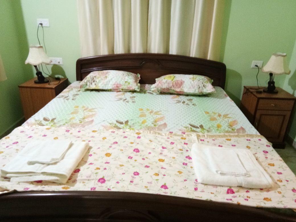Shirley'S Guest House Маджорда Екстериор снимка