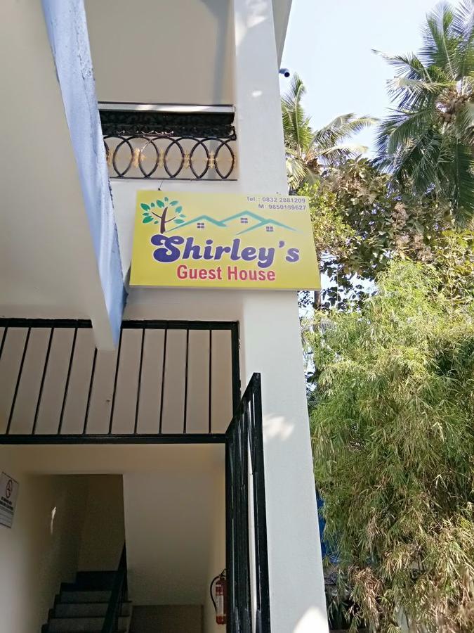 Shirley'S Guest House Маджорда Екстериор снимка